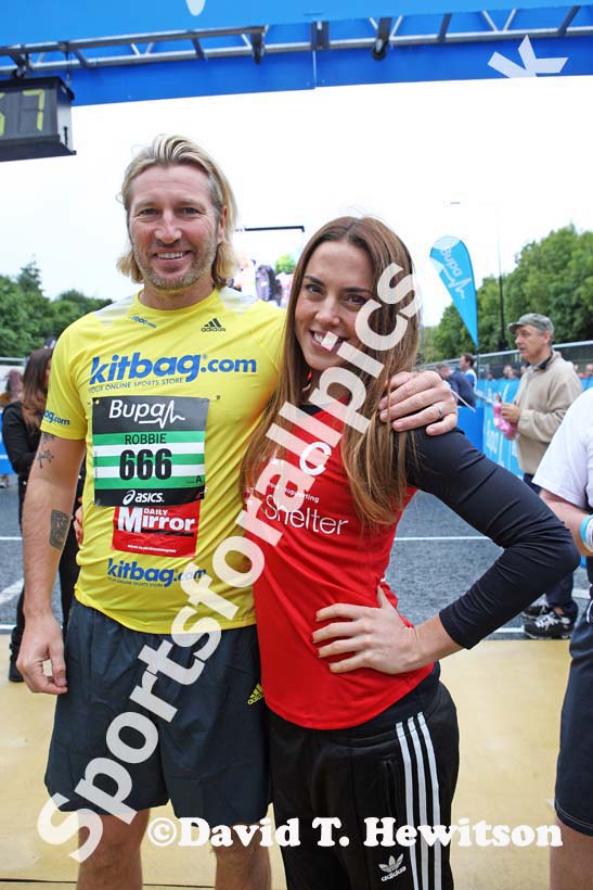 Football pundate Robbie Savage and Mel C taking part in the BUPA Great north Run.